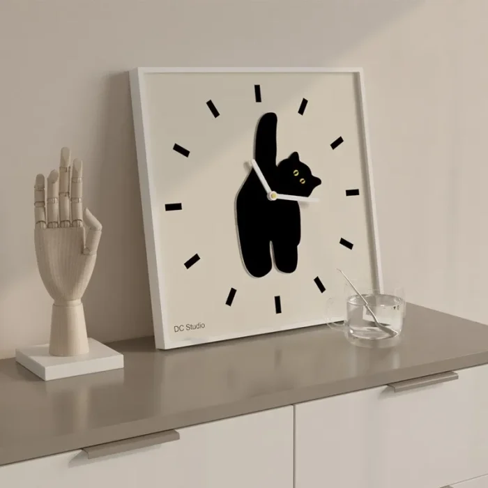 MOMO Cat Clock Ins Creative Scandinavian Acrylic Clock Wall Clock Living Room Modern Simple Restaurant Clock Mute Art 2