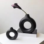 1Pcs Plastic Flat Minimalist Vase Wedding Decoration Donut Shape Flower Vase Oval Hollow Black Vases Fashion Home Living Room 2