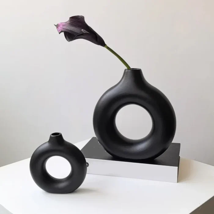 1Pcs Plastic Flat Minimalist Vase Wedding Decoration Donut Shape Flower Vase Oval Hollow Black Vases Fashion Home Living Room 2