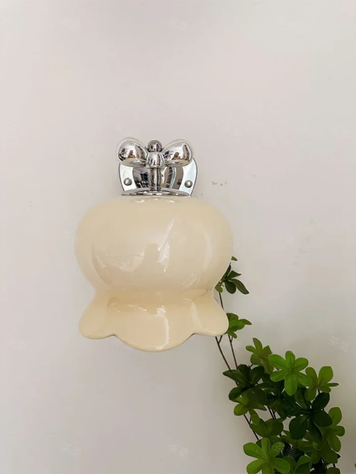 Cream Style Flower Wall Lamp Simple Children's Cute Bedroom Bedside Living Room Wall Lamp Decorative Corridor Lamp 3