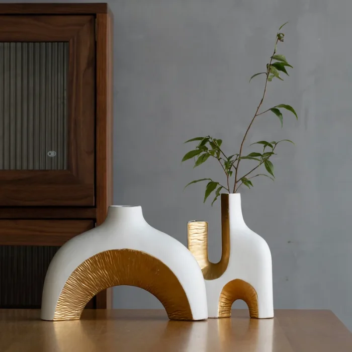 Creative electroplating golden shaped ceramic vase simple and modern interior decoration home decoration accessories crafts 3