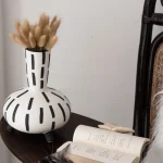 Original hand-painted vase black and white handmade retro art round belly line home accessories homestay decoration furnishings 6