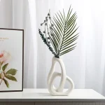 Nordic Ceramic Heart-shaped Vase for Bride's Wedding Gift Pampas Grass Living Room Bedroom Home Decoration Black White 3