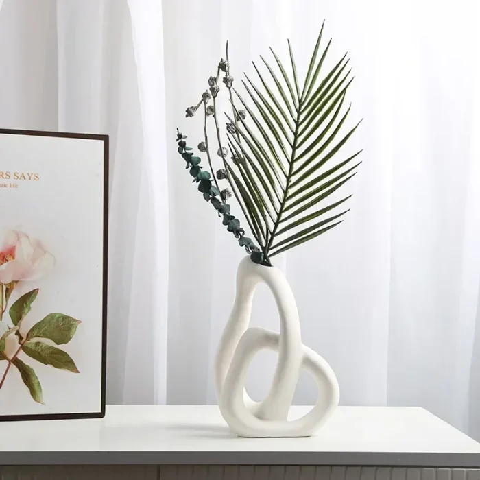 Nordic Ceramic Heart-shaped Vase for Bride's Wedding Gift Pampas Grass Living Room Bedroom Home Decoration Black White 3