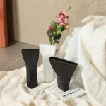 Nordic Instagram Black and White Ceramic Vase Ornaments Living Room Bedroom Dining Table Flower Arrangement Container Decoration 4
