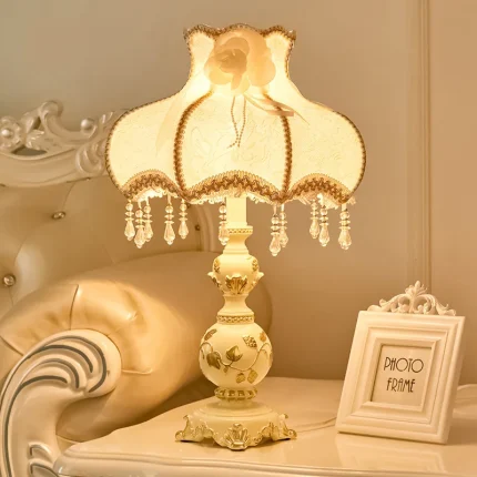 European-style Bedroom Table Lamp Retro Resin Lamp Wedding Room Princess Ins Girl Lamp 2