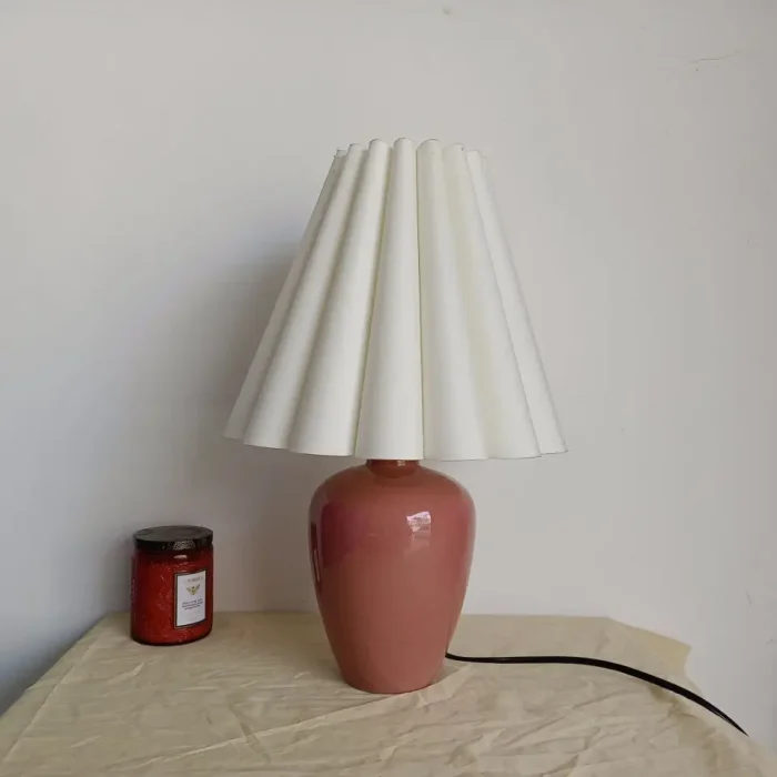 Creative Table Lamp Pleated Girl's Bedroom Lamp Nordic Atmosphere Lamp Ceramic Decorative Bedside Table Lamp 4