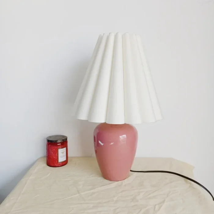 Creative Table Lamp Pleated Girl's Bedroom Lamp Nordic Atmosphere Lamp Ceramic Decorative Bedside Table Lamp 2