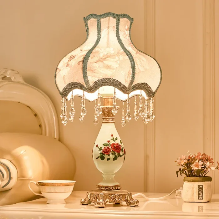 European-style Bedroom Table Lamp Retro Resin Lamp Wedding Room Princess Ins Girl Lamp 3