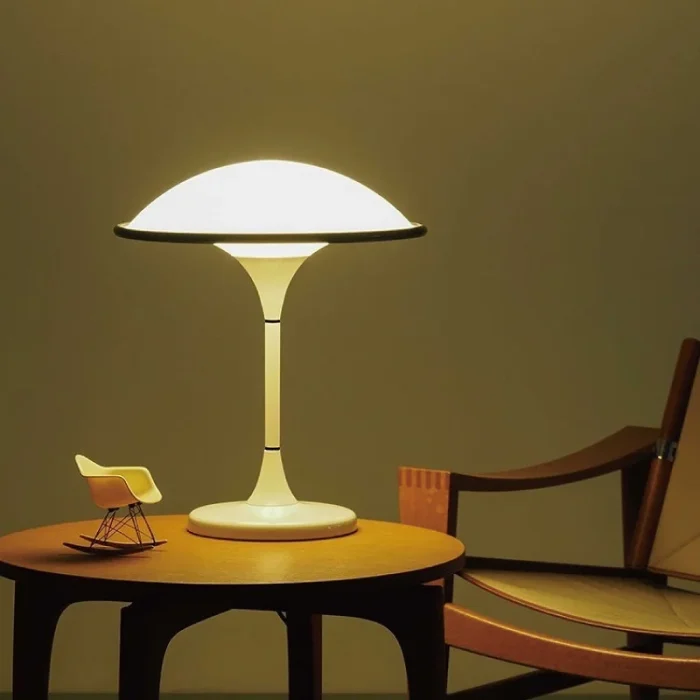 Retro Flying Saucer Table Lamp Bedroom Bedside Study Floor Lamp Creative Atmosphere Floor Lamp Living Room Decorative Lamps 2