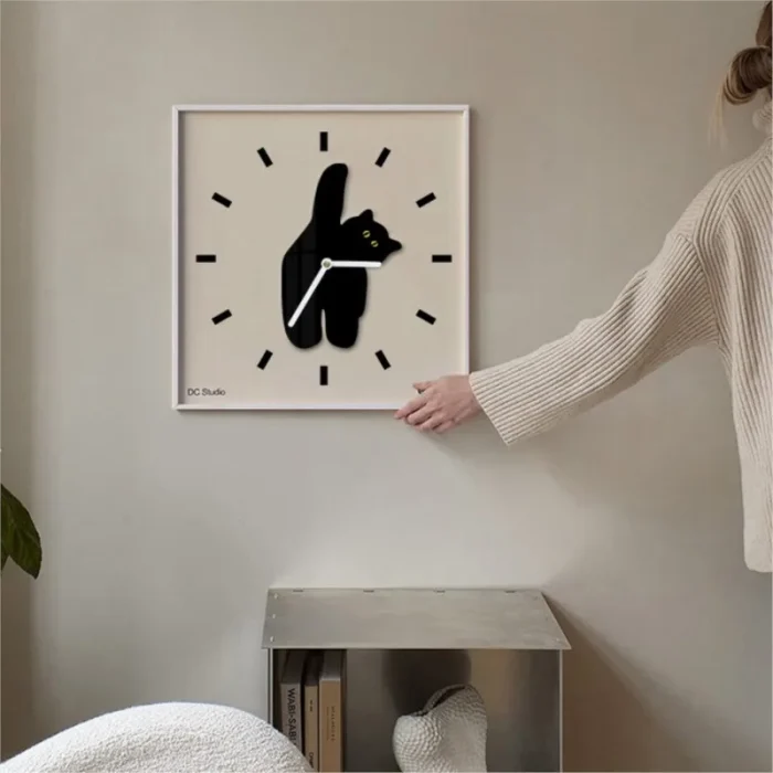 MOMO Cat Clock Ins Creative Scandinavian Acrylic Clock Wall Clock Living Room Modern Simple Restaurant Clock Mute Art 1
