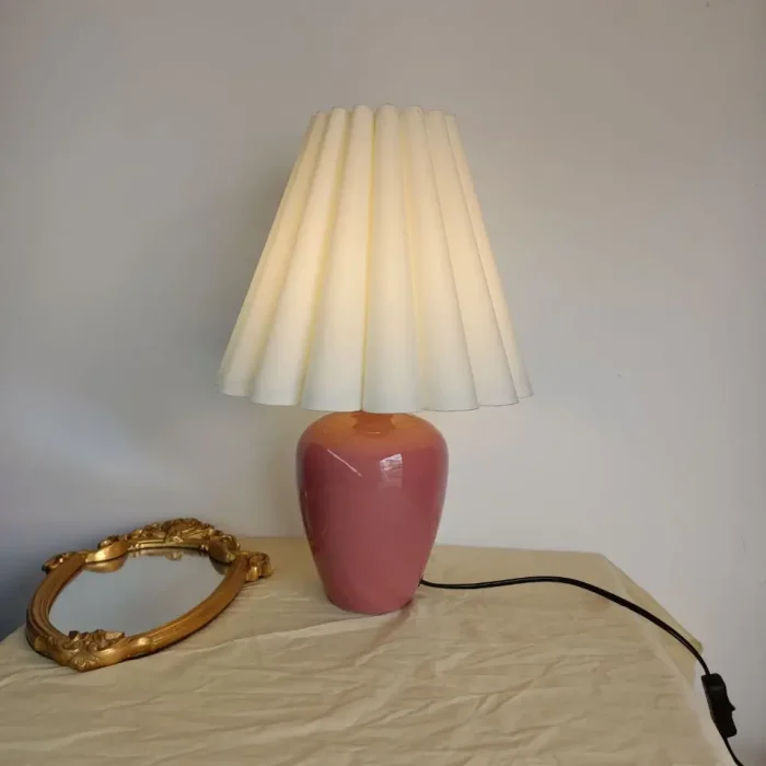 Creative Table Lamp Pleated Girl's Bedroom Lamp Nordic Atmosphere Lamp Ceramic Decorative Bedside Table Lamp 1
