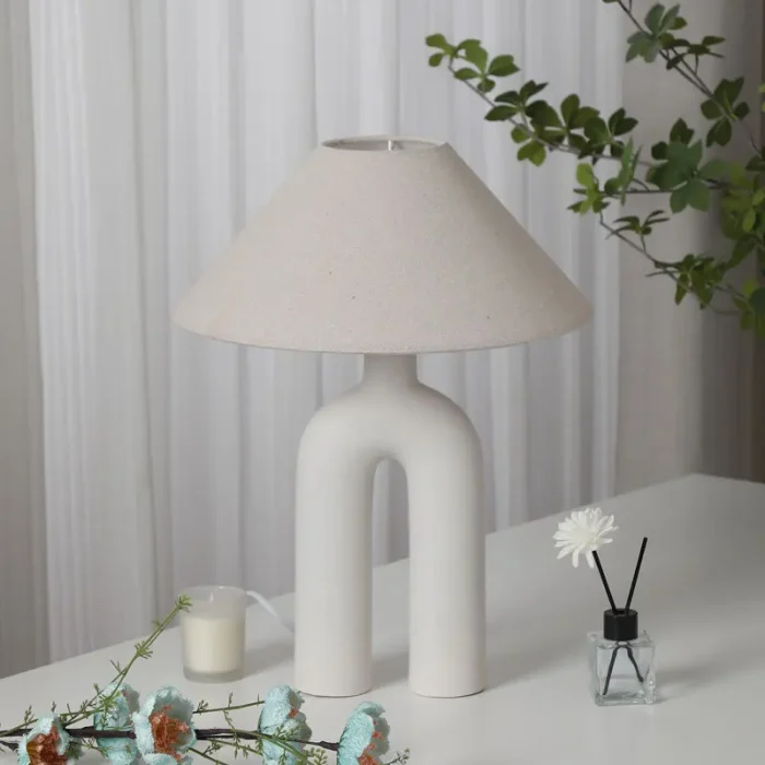 Creative Personality Fabric U-shaped Ceramic Table Lamp Bedroom Study Exhibition Hall Lamp Living Room Decorative Lamp 4